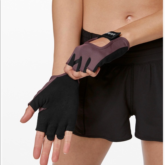 Uplift Training Gloves - Picture 3 of 3